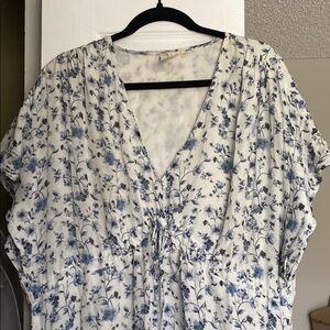 REISTOR Elegant Blue and White Maxi Dress with Flowing Silhouette